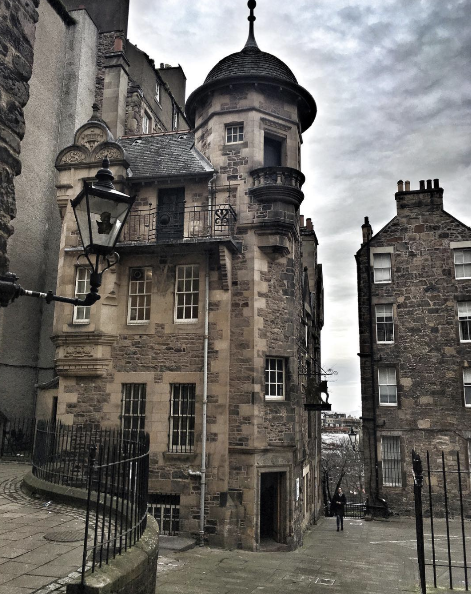 Places To Stay In Edinburgh - Old Town Edition | Dickins